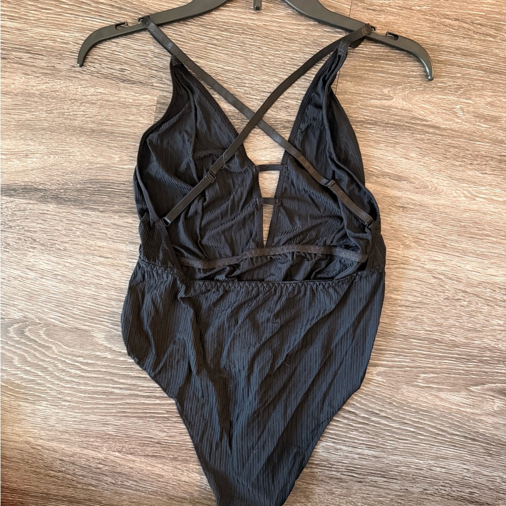 SHEIN Elegant Black Cross-Back Bodysuit